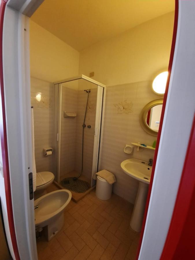 Hotel Vittoria キアンチャーノ・テルメ エクステリア 写真