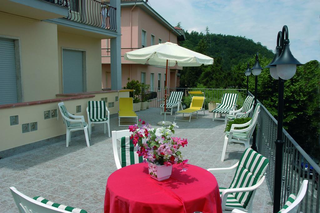 Hotel Vittoria キアンチャーノ・テルメ エクステリア 写真