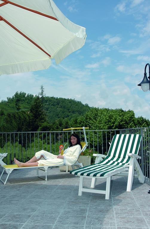 Hotel Vittoria キアンチャーノ・テルメ エクステリア 写真